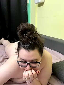 Snapshot of HaleyAyush chatting on November 1, 4:31 pm HaleyAyush online show from November 1, 4:31 pm