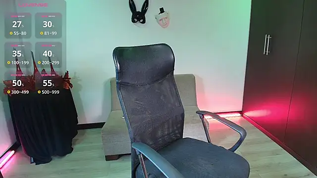 Snapshot of Axel-xoxo chatting on November 27, 6:15 am Axel-xoxo online show from November 27, 6:15 am