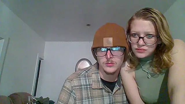 Snapshot of SoftLeini chatting on November 16, 4:23 pm SoftLeini online show from November 16, 4:23 pm