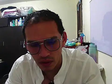 Snapshot of DOBLEWYOSK69G chatting on September 15, 5:07 am DOBLEWYOSK69G online show from September 15, 5:07 am