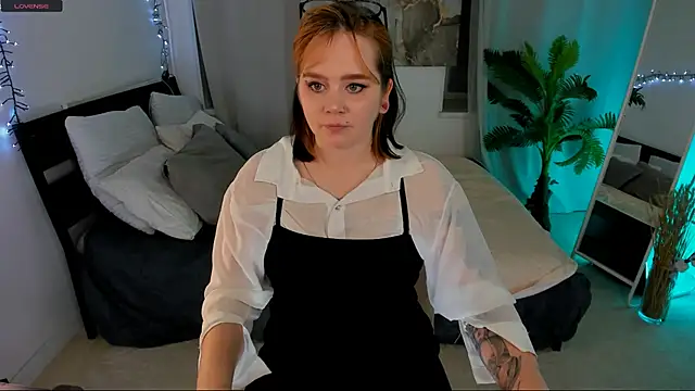 lunaalli online show from October 14, 3:57 pm