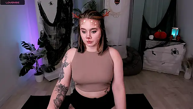 lunaalli online show from October 28, 4:09 pm