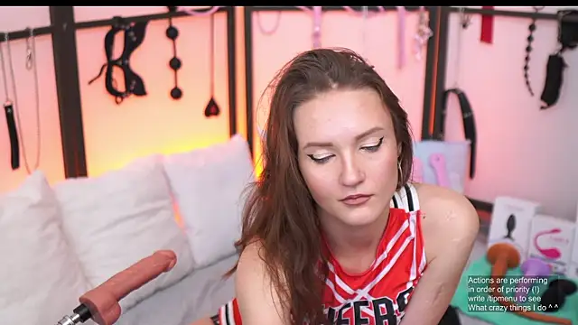 Snapshot of Olivia_WestSun chatting on October 13, 5:29 am Olivia WestSun online show from October 13, 5:29 am