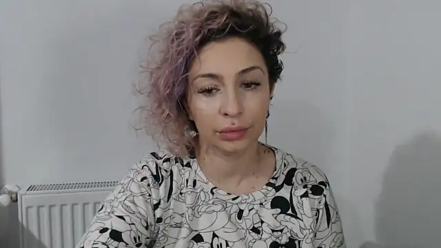 Snapshot of AAARUNY chatting on February 22, 4:38 pm AAARUNY online show from February 22, 4:38 pm