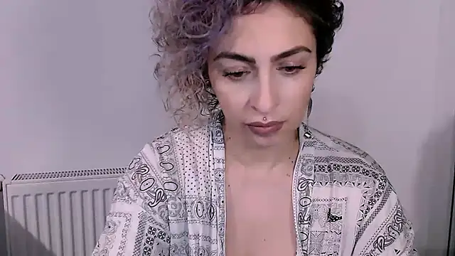 Snapshot of AAARUNY chatting on February 23, 6:38 pm AAARUNY online show from February 23, 6:38 pm