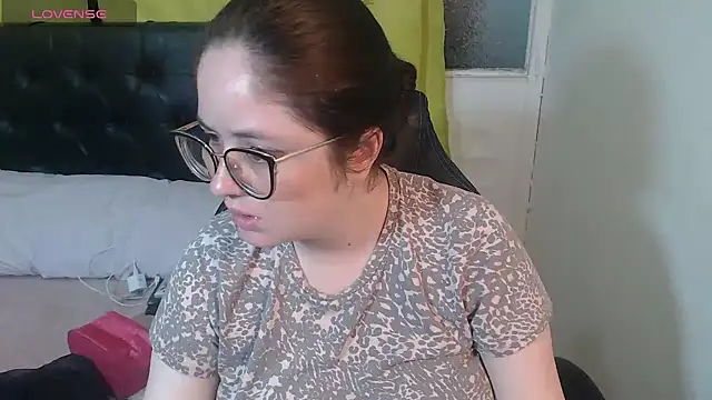 Snapshot of KrystalAdams chatting on April 11, 1:48 pm KrystalAdams online show from April 11, 1:48 pm