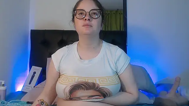 Snapshot of KrystalAdams chatting on July 18, 2:32 pm KrystalAdams online show from July 18, 2:32 pm