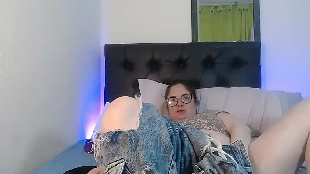 Snapshot of KrystalAdams chatting on July 21, 2:41 pm KrystalAdams online show from July 21, 2:41 pm