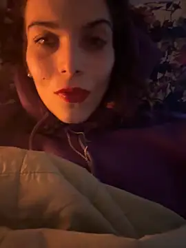 Snapshot of refem9 chatting on October 29, 8:43 pm refem9 online show from October 29, 8:43 pm