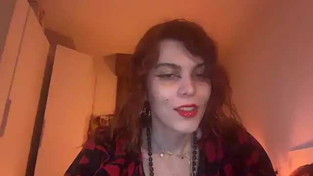 Snapshot of refem9 chatting on February 15, 8:13 am refem9 online show from February 15, 8:13 am