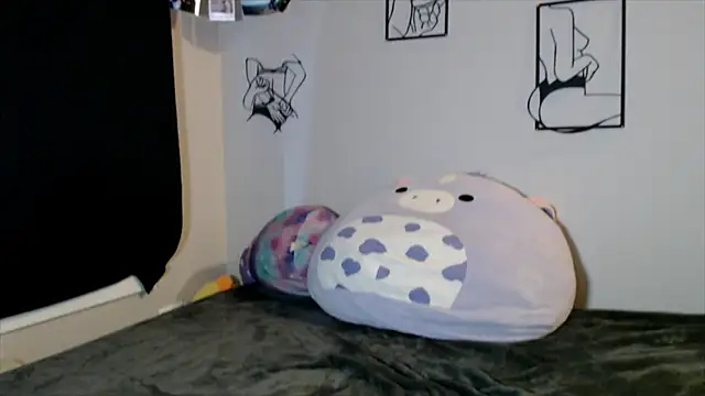 Snapshot of celeste_xxoo chatting on December 4, 2:04 pm celeste xxoo online show from December 4, 2:04 pm