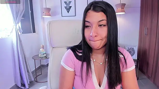 DANDARA THOM online show from December 3, 8:07 pm