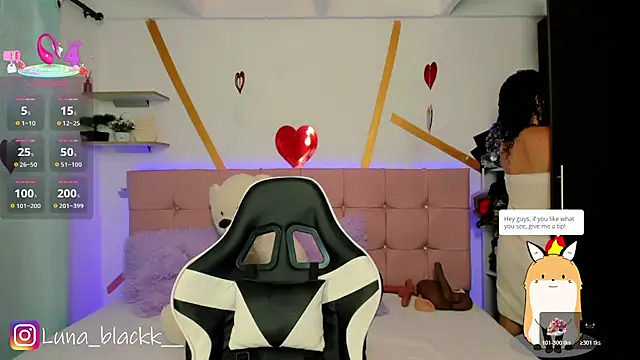 Luna blackk online show from February 21, 9:05 pm