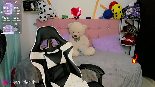 Luna blackk online show from July 15, 9:09 pm