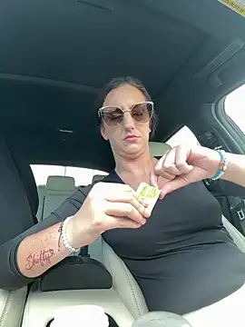 sweetsirenn online show from October 1, 4:02 pm