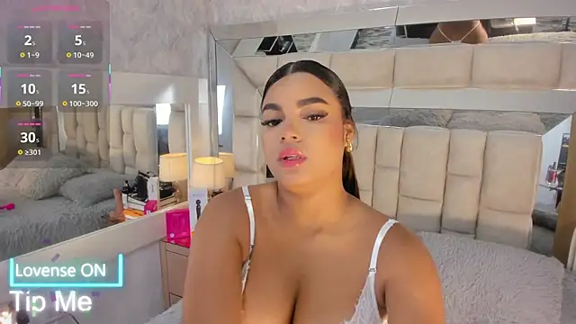 VICTORIAGRAYS online show from September 26, 11:14 am