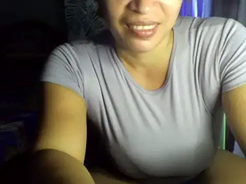 Snapshot of kassy09 chatting on January 6, 6:36 am kassy09 online show from January 6, 6:36 am