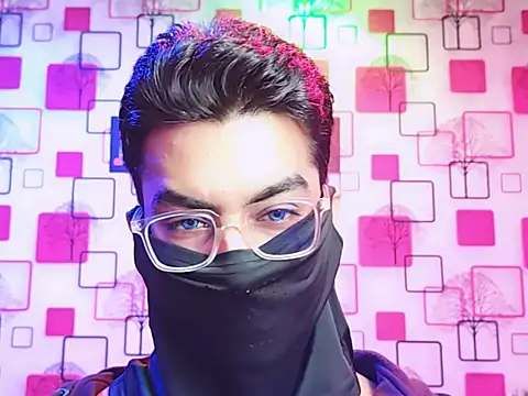 ChiseledCharm online show from December 1, 6:35 pm