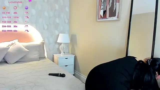 isabella milf  online show from March 11, 7:53 pm