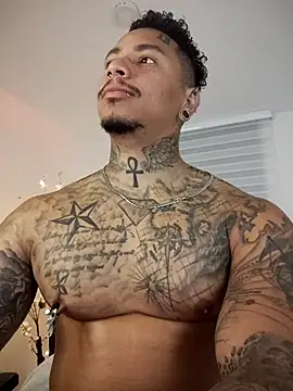 Snapshot of David_tatto1 chatting on September 25, 3:54 am David tatto1 online show from September 25, 3:54 am