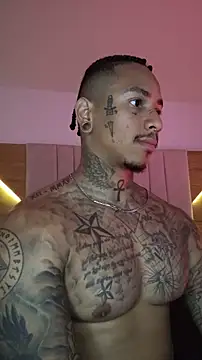 Snapshot of David_tatto1 chatting on November 23, 2:22 am David tatto1 online show from November 23, 2:22 am