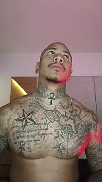 Snapshot of David_tatto1 chatting on November 29, 2:58 am David tatto1 online show from November 29, 2:58 am