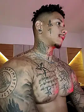 Snapshot of David_tatto1 chatting on December 14, 1:44 am David tatto1 online show from December 14, 1:44 am