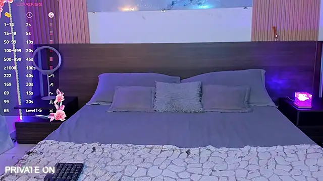 samanthaa moon online show from October 1, 9:10 pm