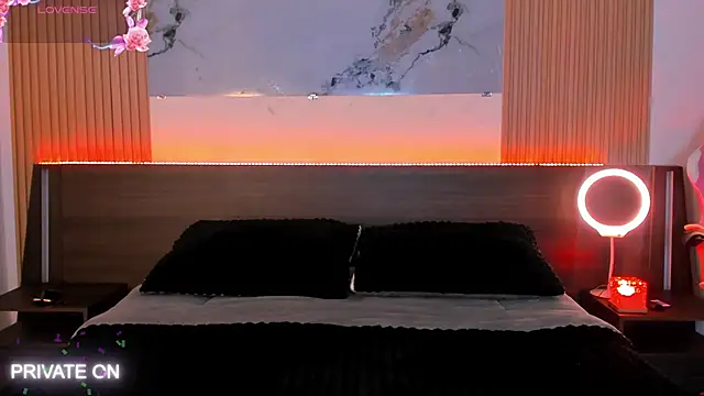 Snapshot of samanthaa_moon chatting on February 17, 1:24 am samanthaa moon online show from February 17, 1:24 am