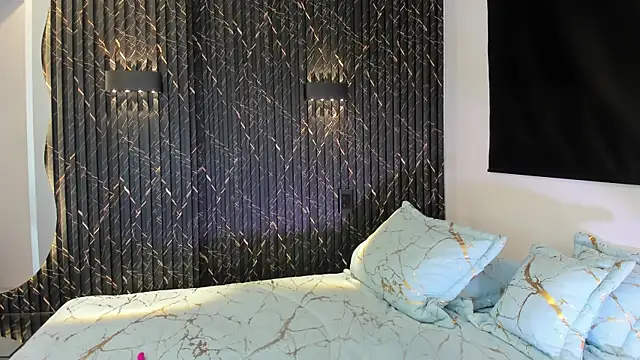 Snapshot of ZOETTAYLOR chatting on October 2, 10:06 pm ZOETTAYLOR online show from October 2, 10:06 pm