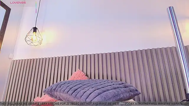 ZOETTAYLOR online show from June 17, 7:26 pm