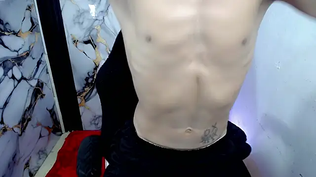 Thommy cute online show from March 3, 8:15 pm