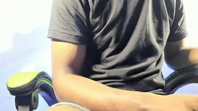 Snapshot of MR-Big_penis chatting on October 31, 1:45 pm MR-Big penis online show from October 31, 1:45 pm