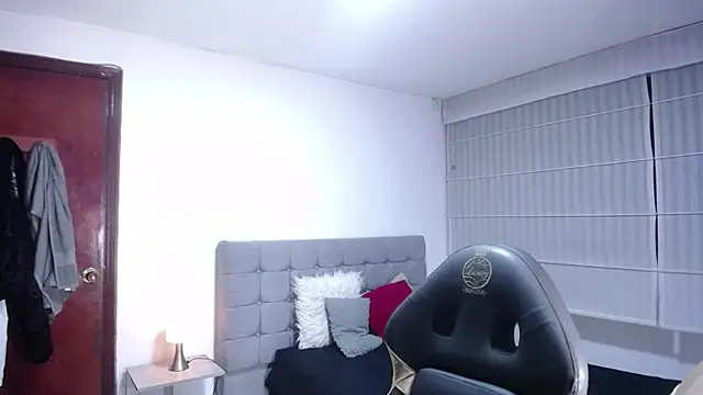 Snapshot of Stephany_Rodriguez chatting on November 4, 3:00 pm Stephany Rodriguez online show from November 4, 3:00 pm