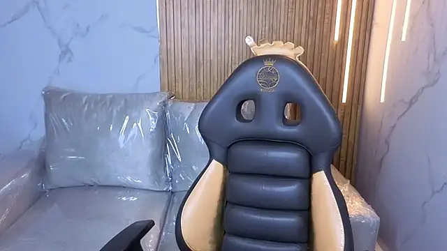 Stephany Rodriguez online show from November 21, 8:07 pm