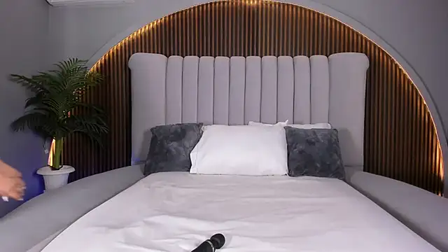 KatlynRous online show from November 29, 5:27 pm