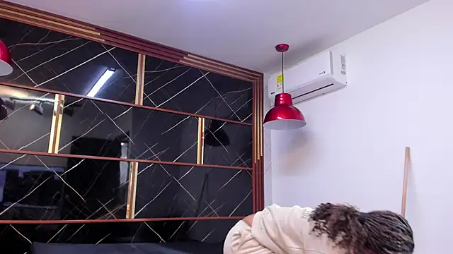 HannyThompson online show from October 3, 12:46 pm