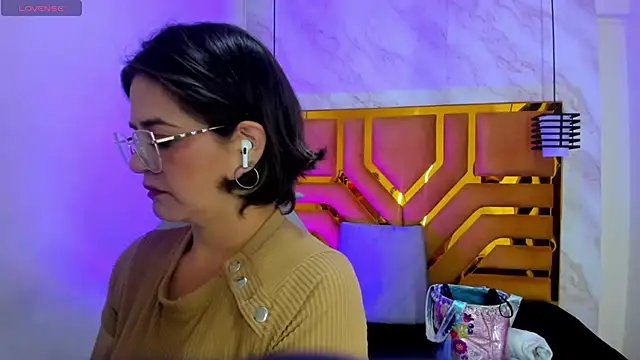 Snapshot of Luciifeer_ chatting on October 15, 6:52 pm Luciifeer  online show from October 15, 6:52 pm