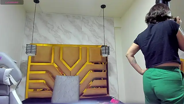 Snapshot of Luciifeer_ chatting on October 21, 8:42 pm Luciifeer  online show from October 21, 8:42 pm