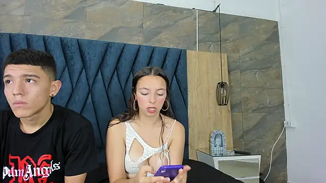 Emma Valencia 001 online show from October 16, 8:10 pm