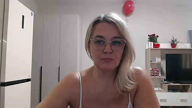 EleanoraDream online show from March 15, 12:33 pm