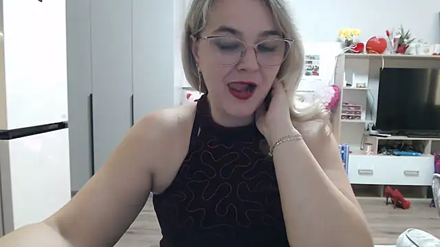 EleanoraDream online show from May 2, 2:11 pm
