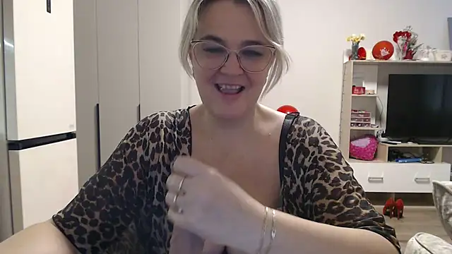 EleanoraDream online show from May 10, 7:13 am