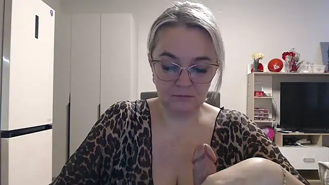 EleanoraDream online show from May 13, 7:50 am