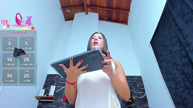 lola bunny68 online show from February 10, 9:41 pm