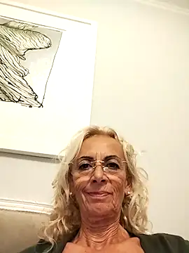 clarabell4 online show from September 19, 8:42 pm