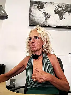 clarabell4 online show from July 8, 8:08 am
