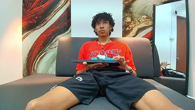 Snapshot of simondwayne chatting on March 25, 7:20 pm simondwayne online show from March 25, 7:20 pm