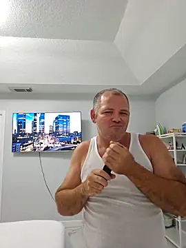 cubanitofeliz40 online show from April 8, 7:36 pm