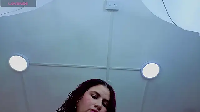 Snapshot of ThaliaCross chatting on June 12, 7:46 pm ThaliaCross online show from June 12, 7:46 pm